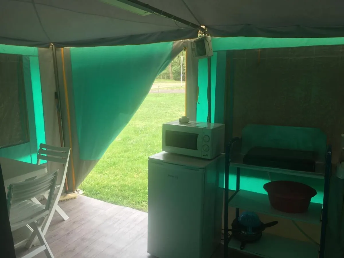 ** Camping Hotel Les Berges Du Cele à Bagnac France