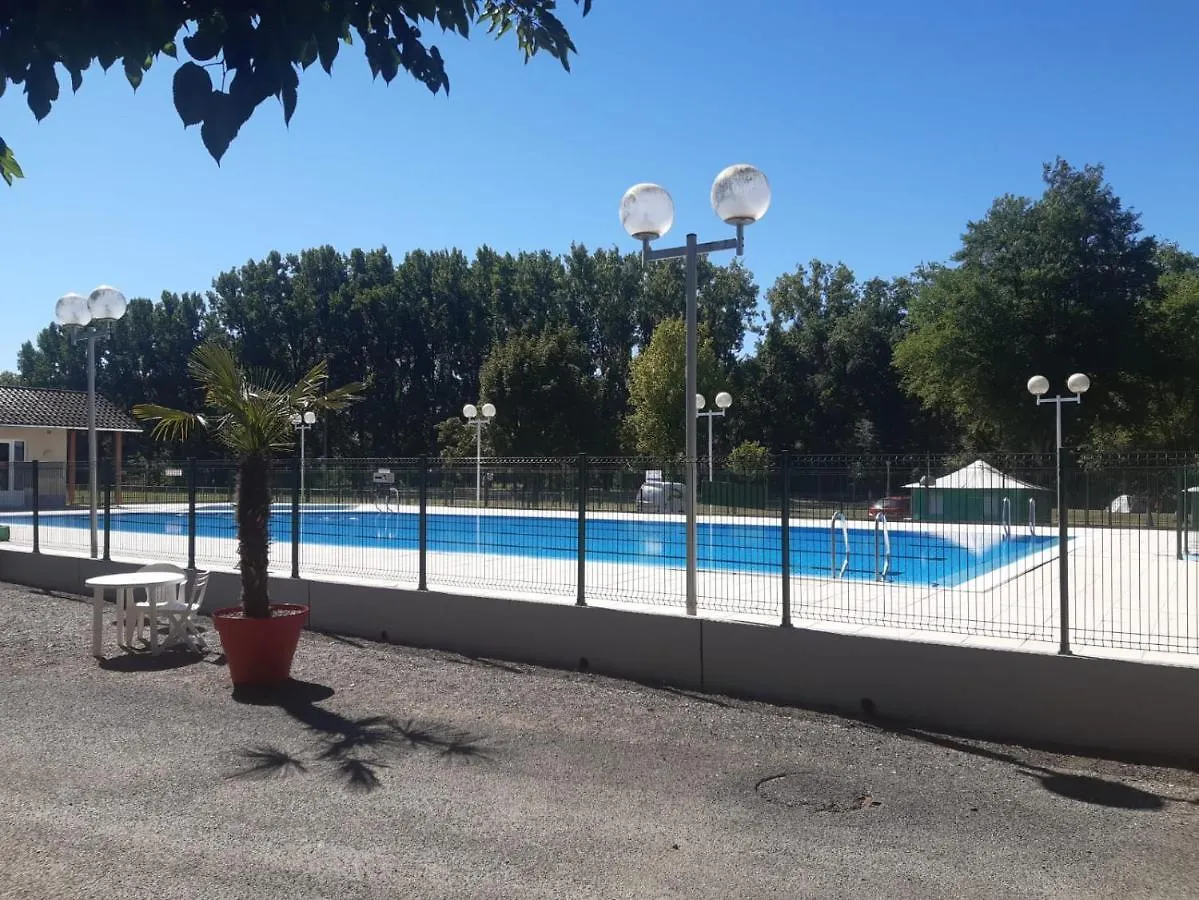 Les Berges Du Cele Hotel Bagnac 2*,