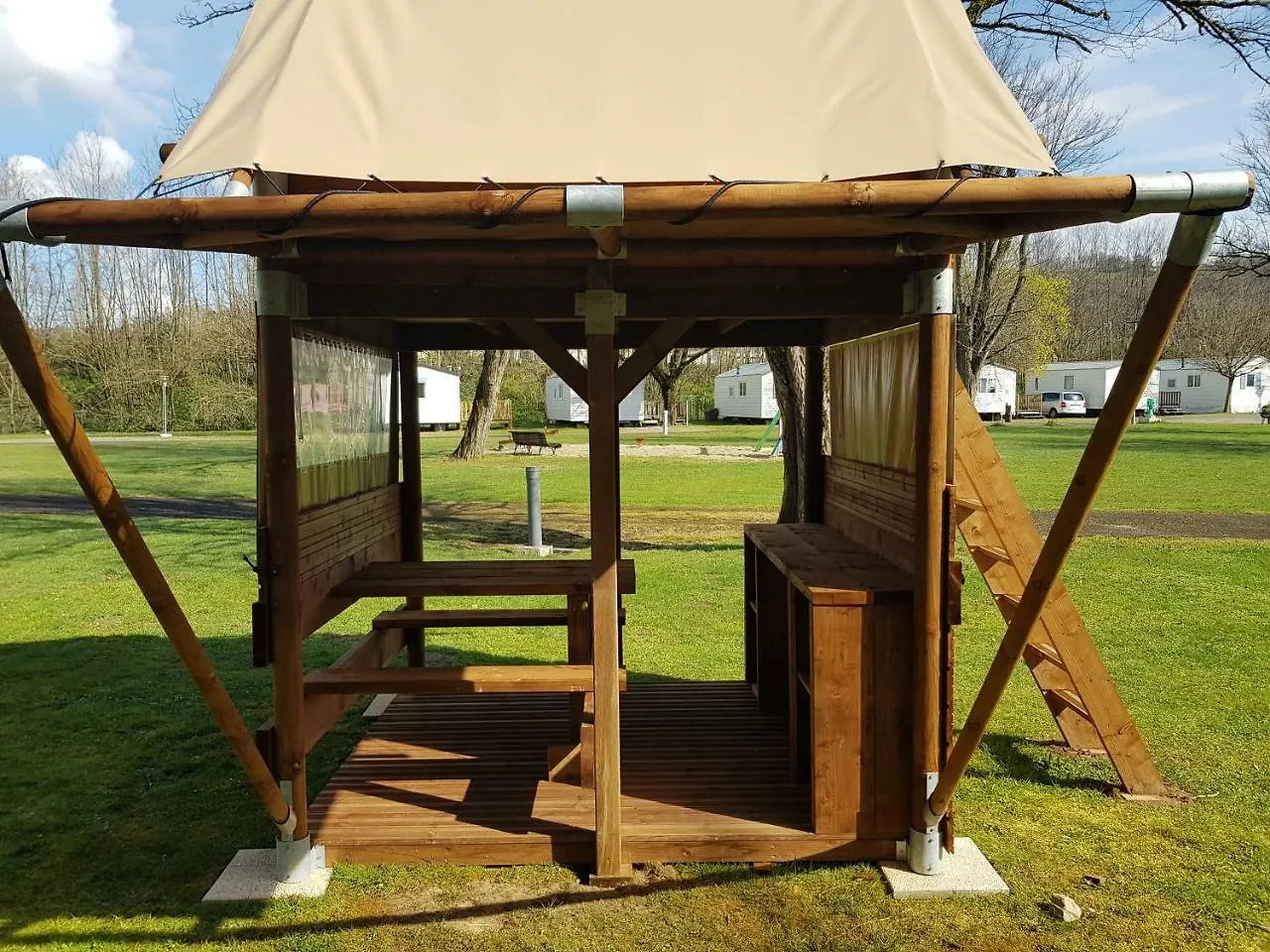 Les Berges Du Cele Hotel Bagnac Campsite
